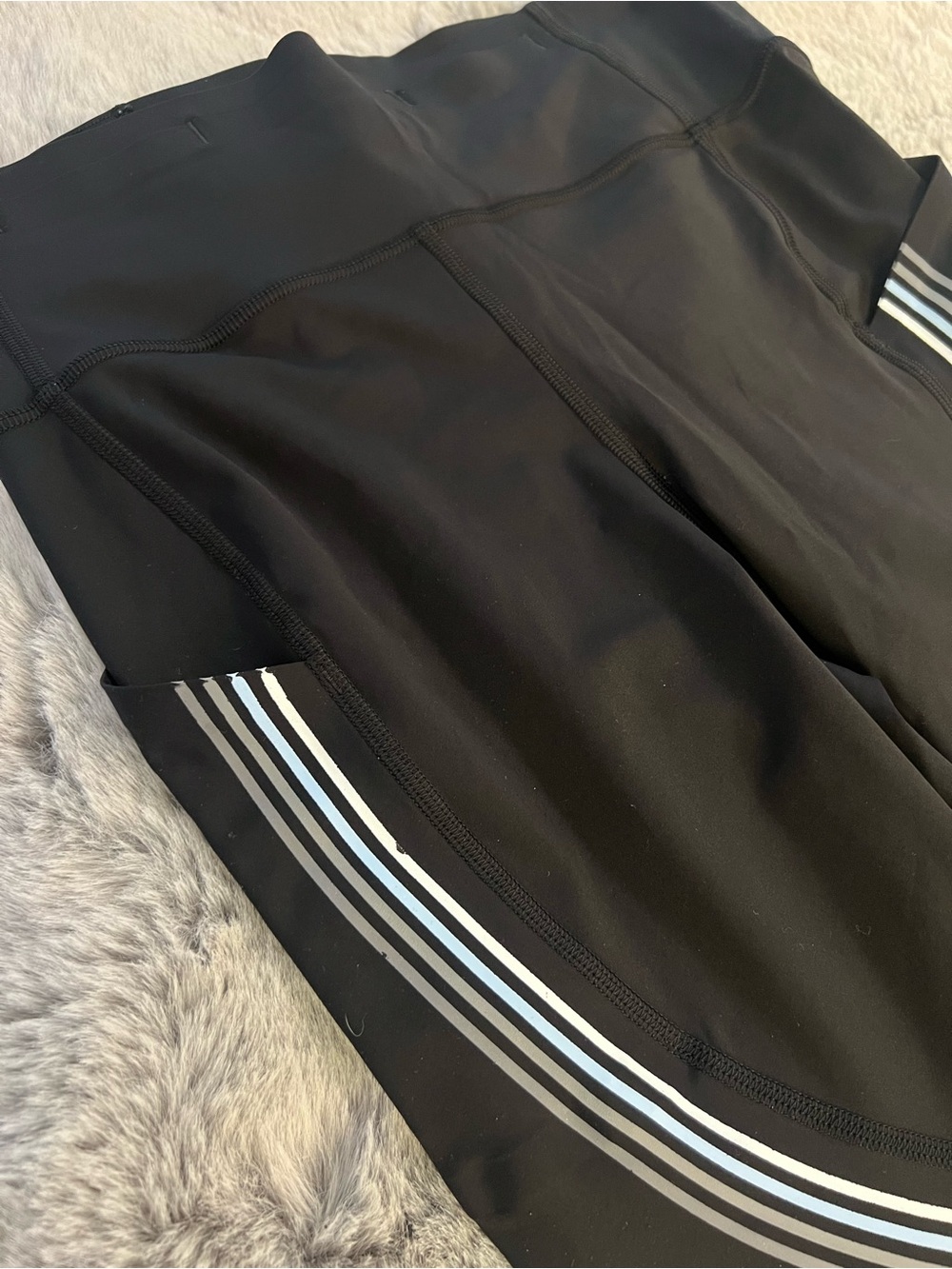 Lululemon Speed Limit High-Rise Crop 23" Black Reflective Stripe Leggings Size 8 - Picture 9 of 12